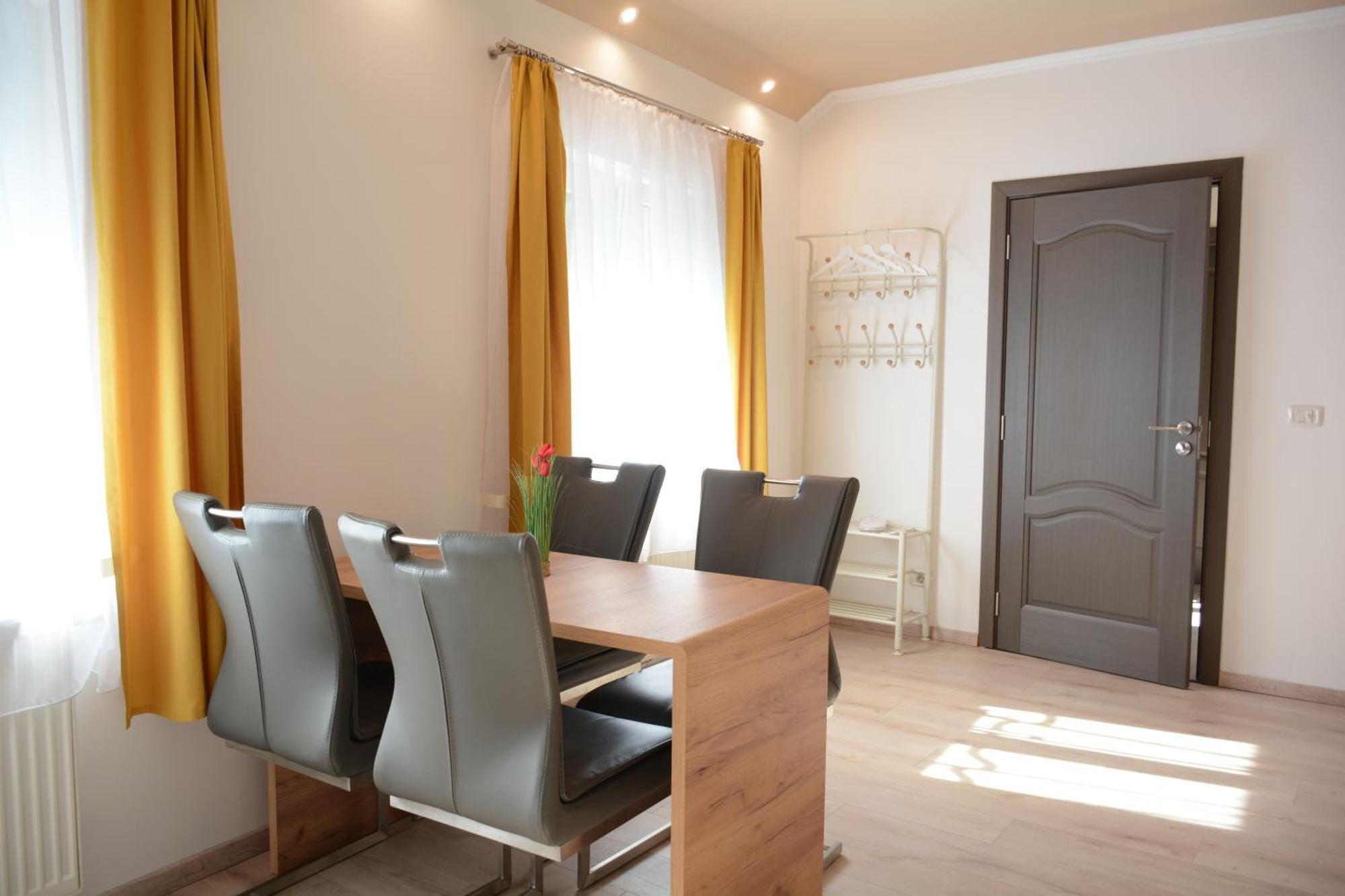 קרמס אן דר דונאו Gaestehaus Coco מראה חיצוני תמונה